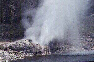 Riverside Geyser by John W. Uhler - 27 May 2002 &copy;